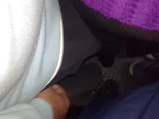 Şaşırtıcı Milf porno olgun arap göğüsleri üzerinde küçük bir krem ​​var